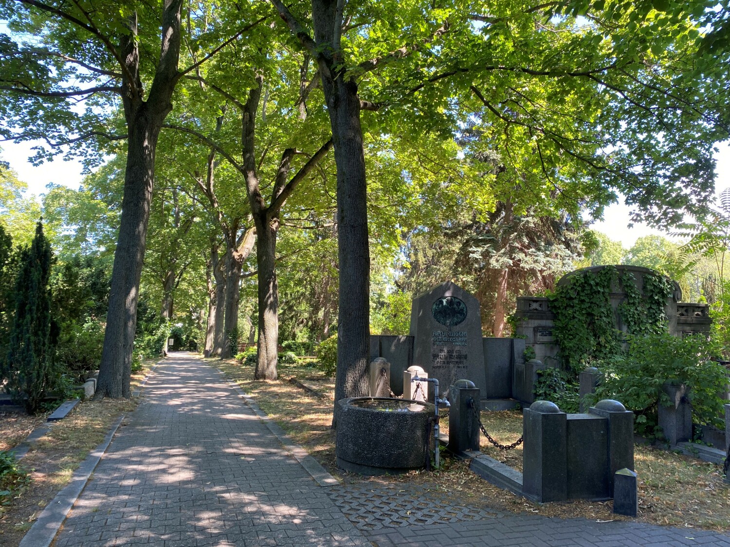 Luisenfriedhof II_Brunnen