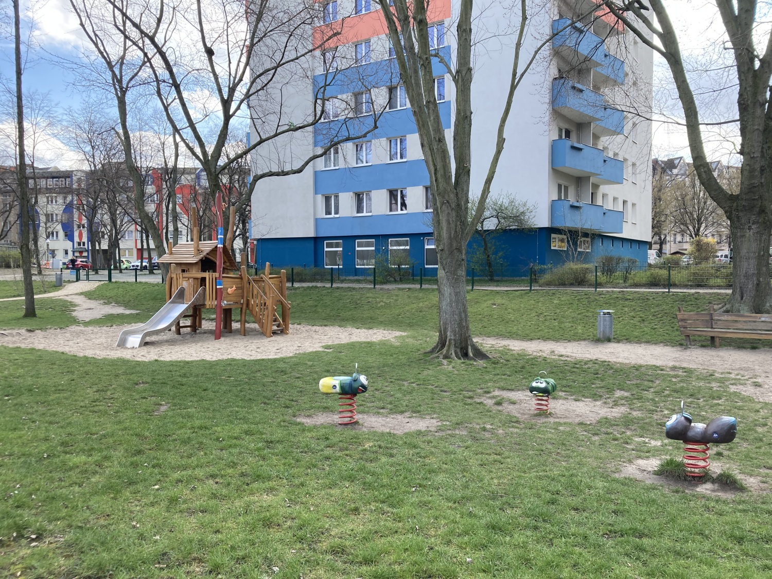 Spielplatz Galvanistraße Klettergerüst 