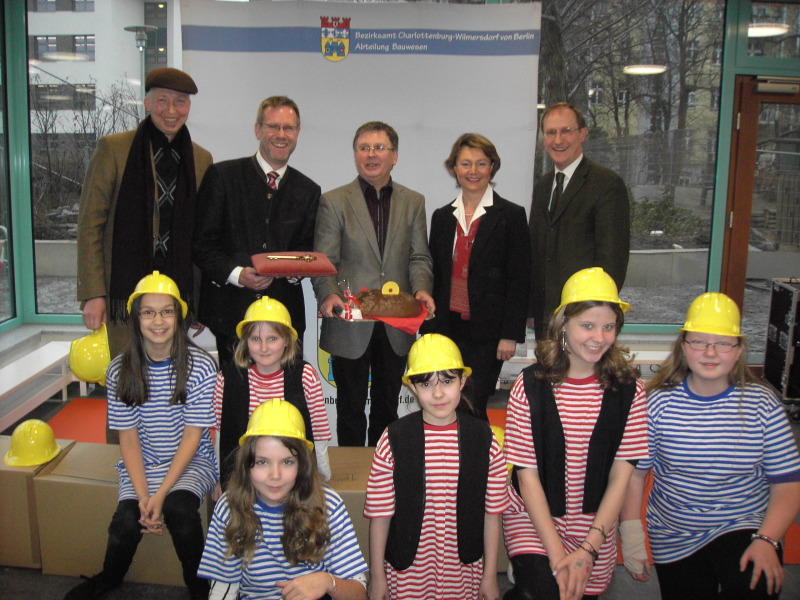 Übergabe des Ergänzungsbaus der Johann-Peter-Hebel-Grundschule am 21.1.2011