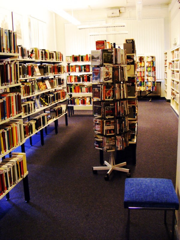 Erwachsenenbereich der Adolf-Reichwein-Bibliothek