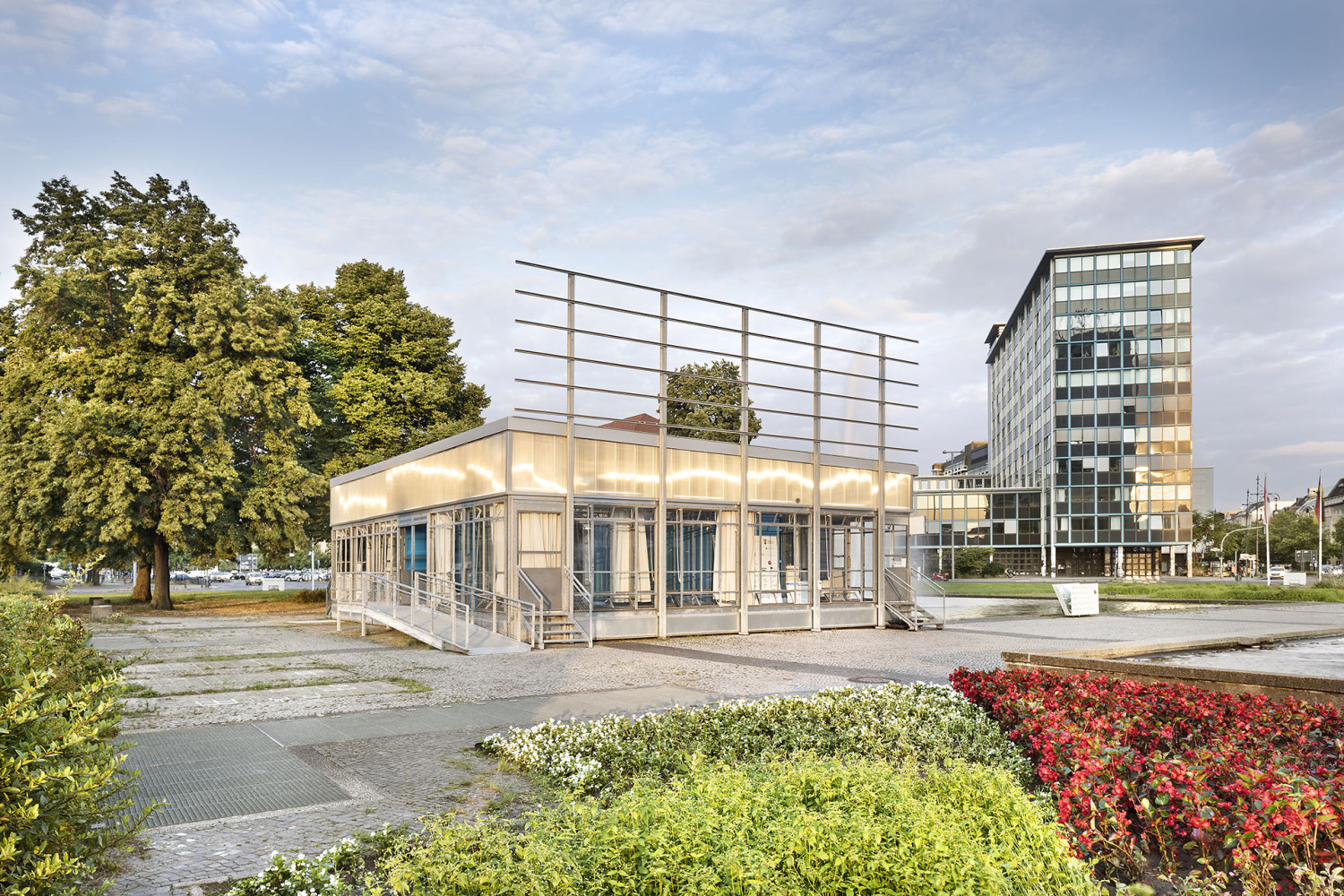 Bauhause reuse, Ernst-Reuter-Platz, 