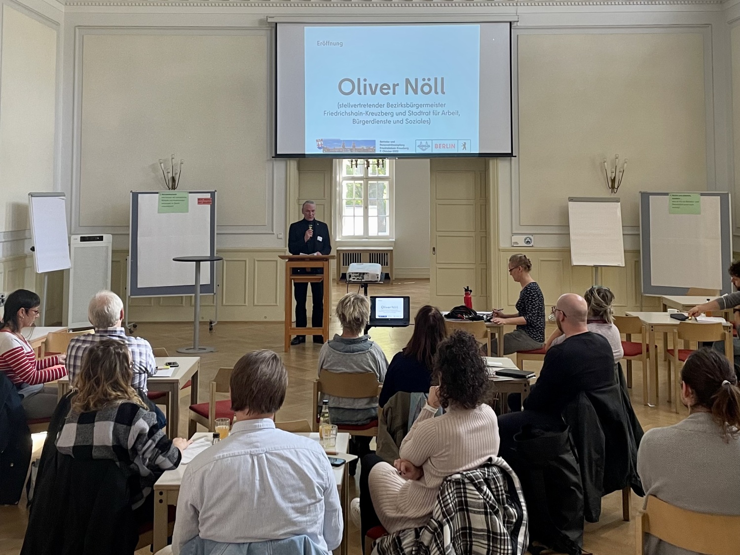 Oliver Nöll spricht beim Betriebs- und Personalräte-Emfpang Oktober 2022