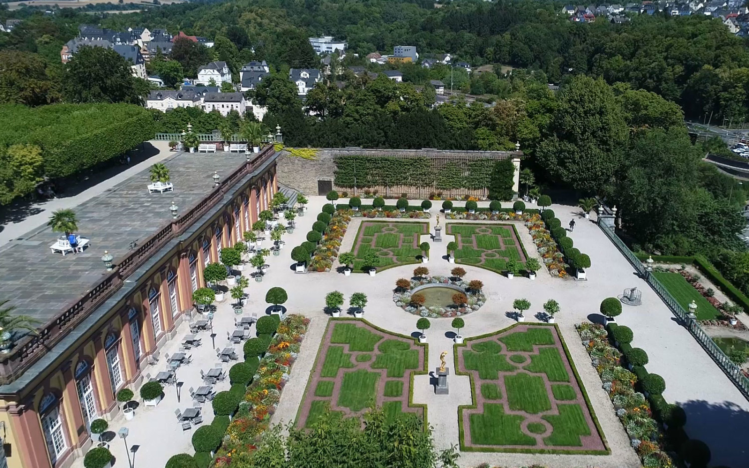 Schlossgarten in Weilburg. Die Stadt Weilburg an der Lahn ist eine ehemalige Residenzstadt.