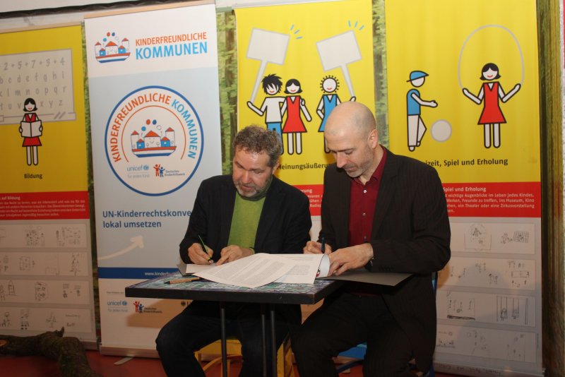 Unterzeichnung der Vereinbarung „Kinderfreundliche Kommune"