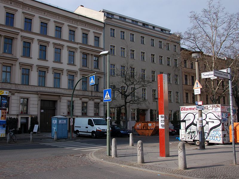 Stele am Teutoburger Platz