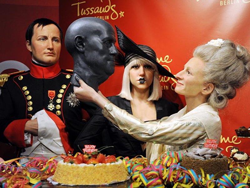 Napoleon Bonaparte, Lady Gaga und Madame Tussaud bei Madame Tussauds Berlin
