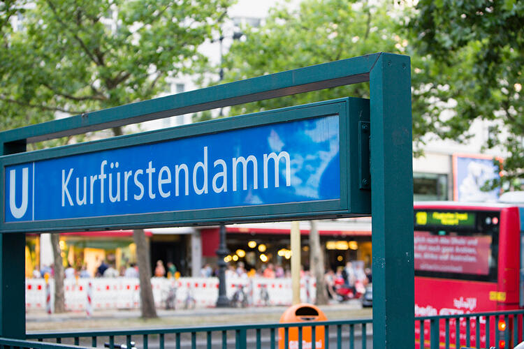 Kurfürstendamm-U-bahnhof_visitBerlin,Thomas-Kierok.jpg