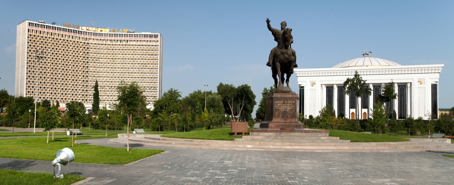 Taschkent: Amir-Temur-Statue
