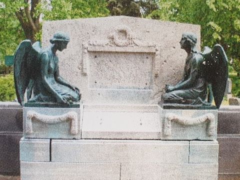 Bildvergrößerung: Zwei Engel-Bronzefiguren