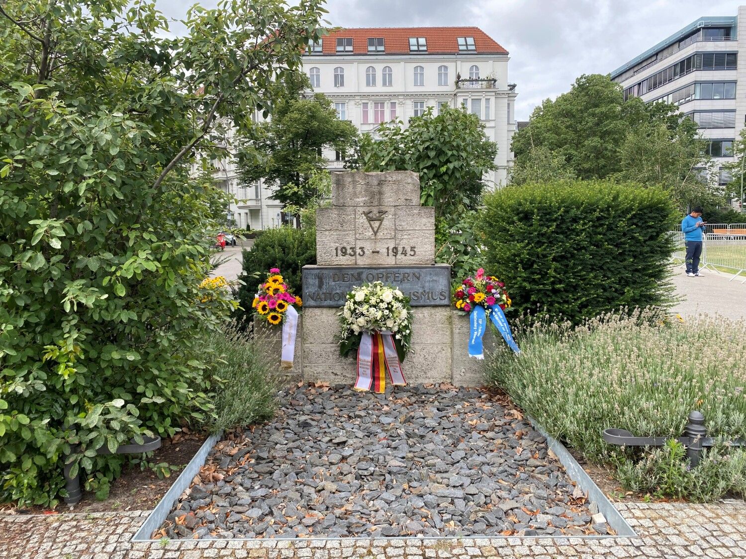 Der Gedenkstein für die Opfer des Nationalsozialismus auf dem Steinplatz.