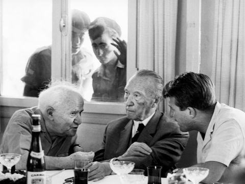 David Ben-Gurion und Konrad Adenauer im Speisesaal des Kibbuz Sde Boker, 09.05.1966