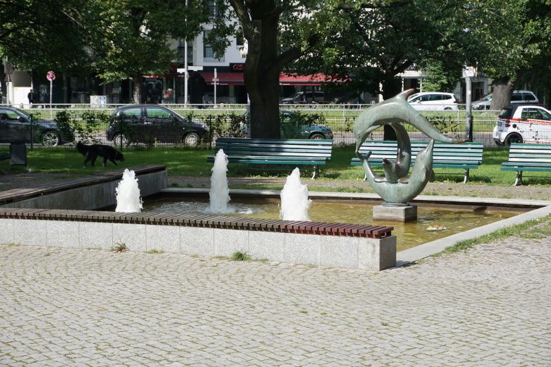 Delphinbrunnen am Hohenzollernplatz