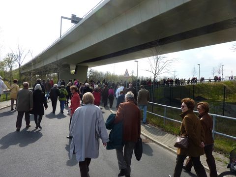 Auf dem Nonnendamm unter der Rudolf-Wissell-Brücke, 14.4.2012, Foto: KHMM