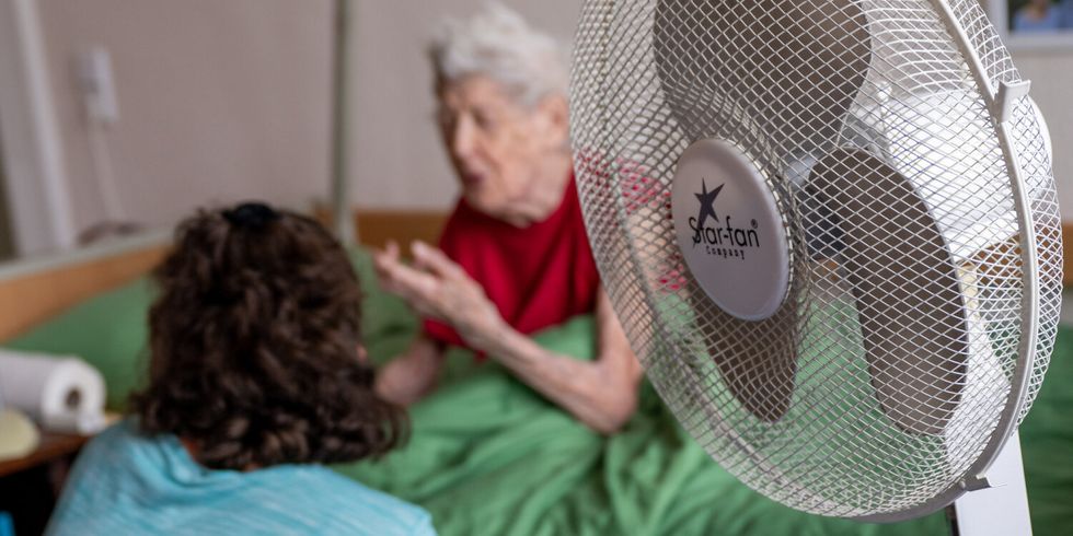 Wie alte Menschen vor Hitze geschützt werden können