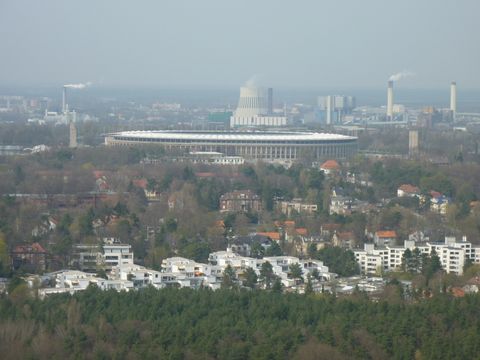 Blick vom Radarturm zum Olympiastadion, 22.4.2013, Foto: KHMM