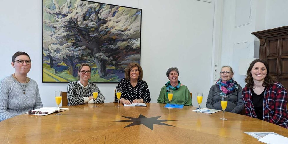 Gesprächsreihe "Zu Besuch bei der BVV-Vorsteherin": das Team der Pinel-Gesellschaft mit Judith Stückler (3.v.l.)