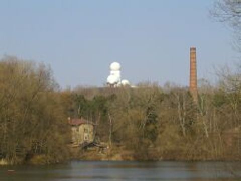 Teufelsberg mit Radarstation, 12.4.2003, Foto: Alexandra Voigt
