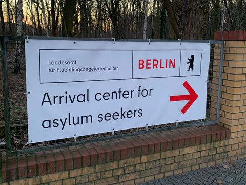 Ankunftszentrum: Arrival Center for Asylum Seekers