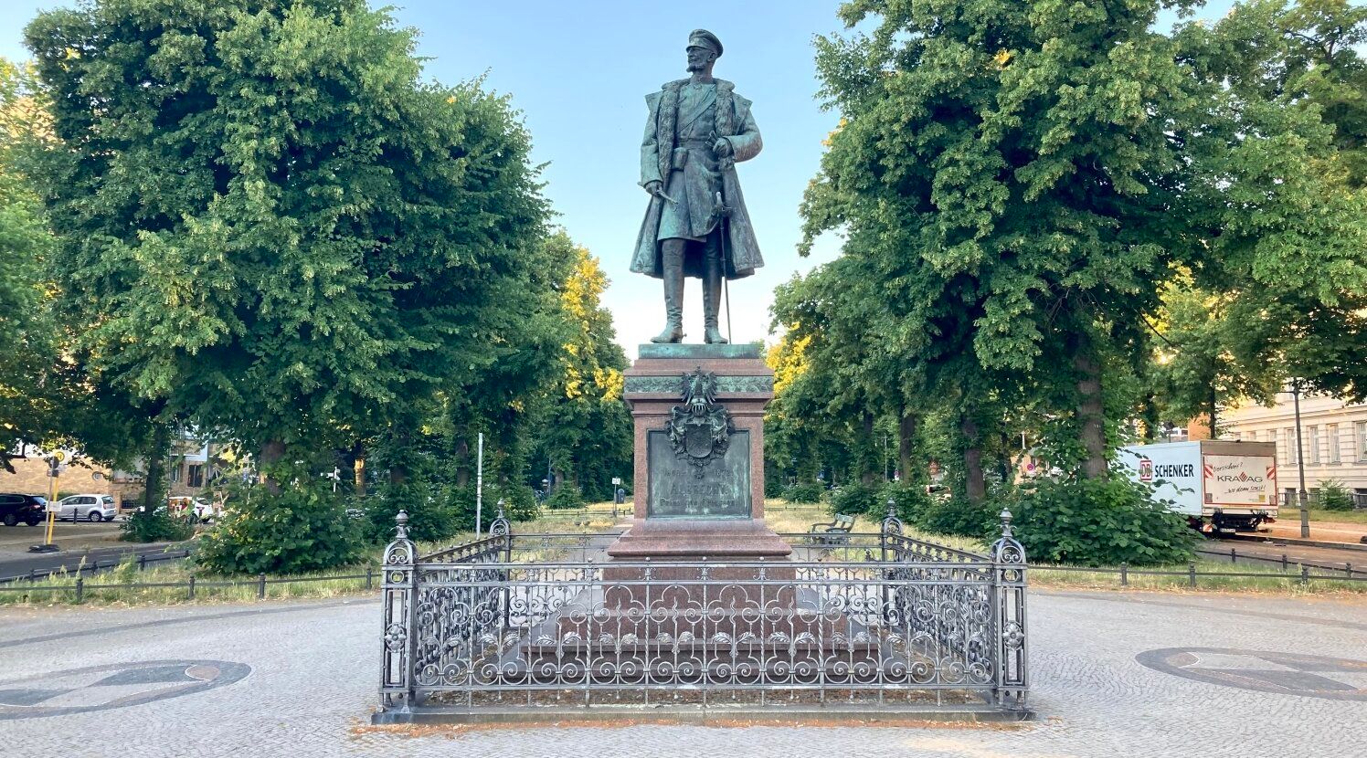 Prinz Albrecht von Preußen, Bronzestandbild 