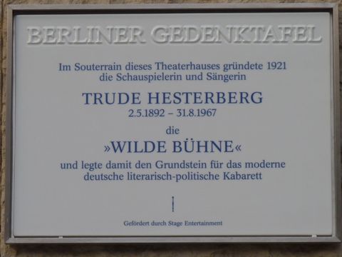 Gedenktafel für die Wilde Bühne von Trude Hesterberg.