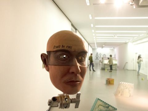 Roboter mit Menschen-Gesicht