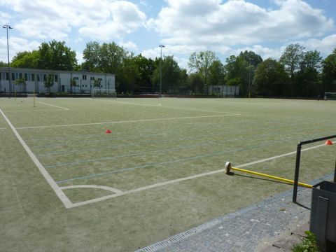 Sportplatz Grundschule am Rüdesheimer Platz, 12.5.2012, Foto: KHMM