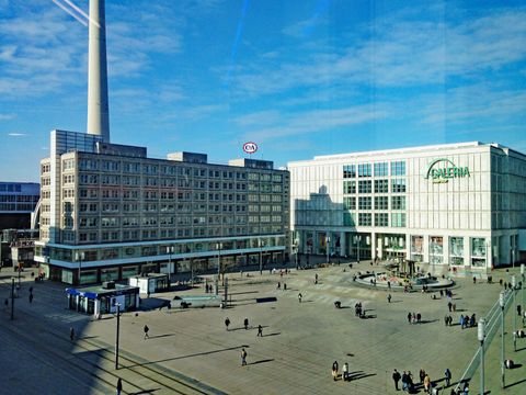 Bildvergrößerung: Alexanderplatz mit Berolinahaus (links) und Galeria Kaufhof