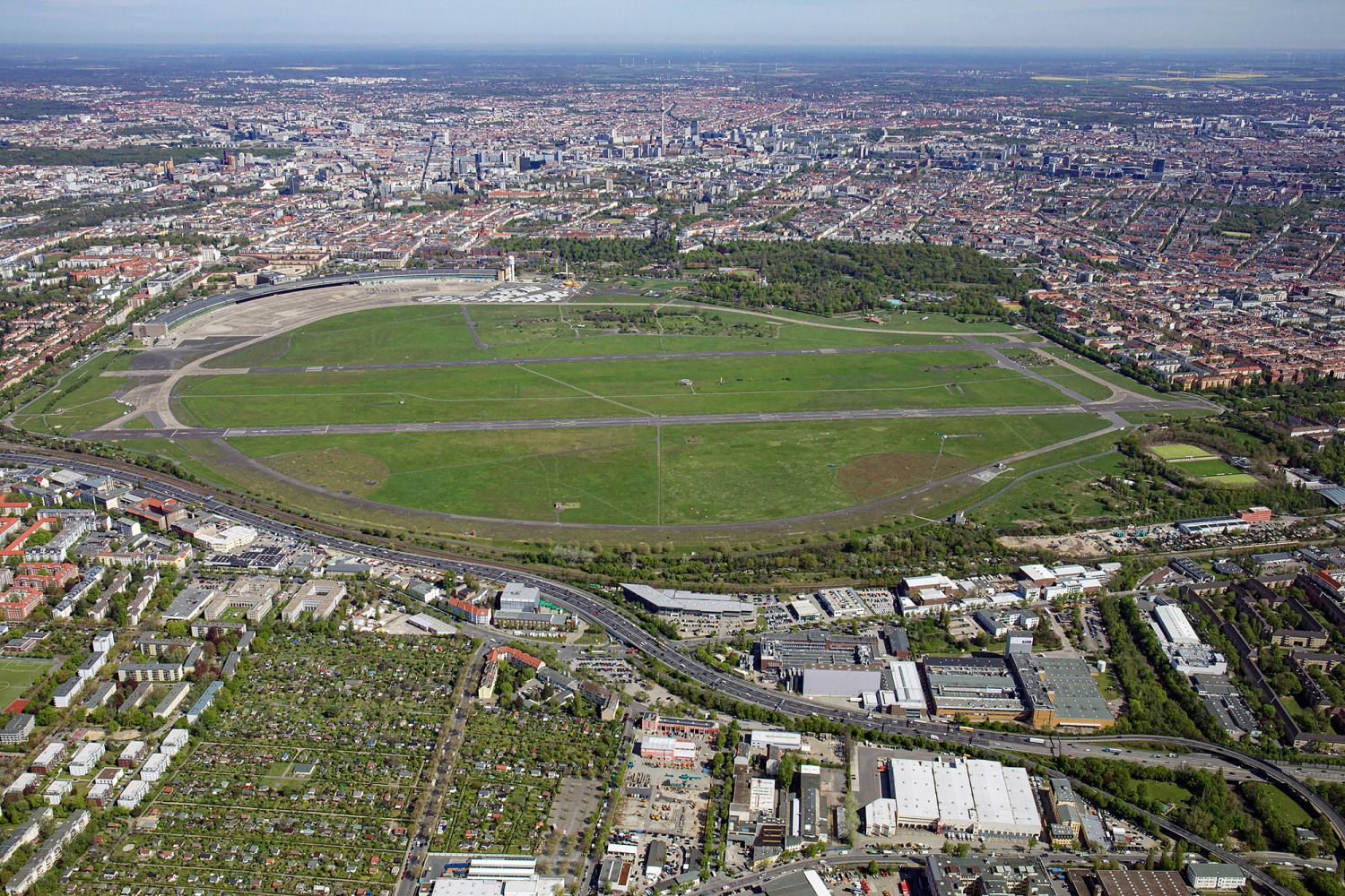 Schrägluftbild Tempelhofer Feld