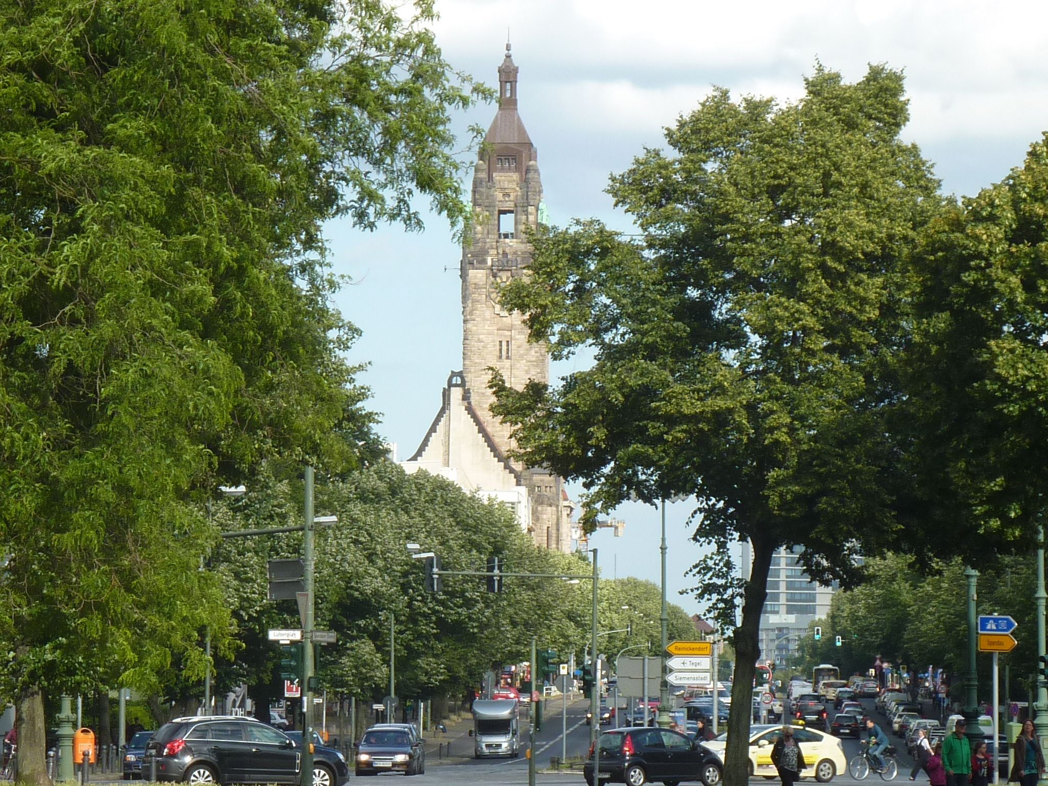 Bildvergrößerung: Otto-Suhr-Allee mit Rathaus Charlottenburg,20.6.2014