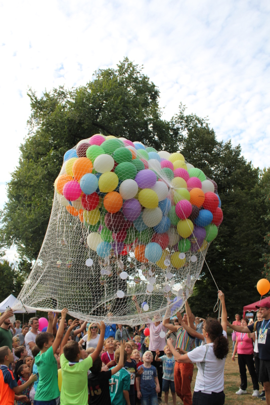 Luftballons steigen lassen 