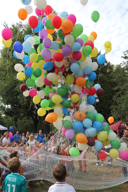 Luftballons steigen auf