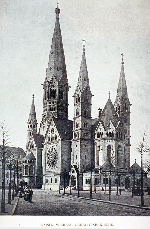 Ansicht der nicht zerstörten Kirche von der Tauenzienstraße, 1910