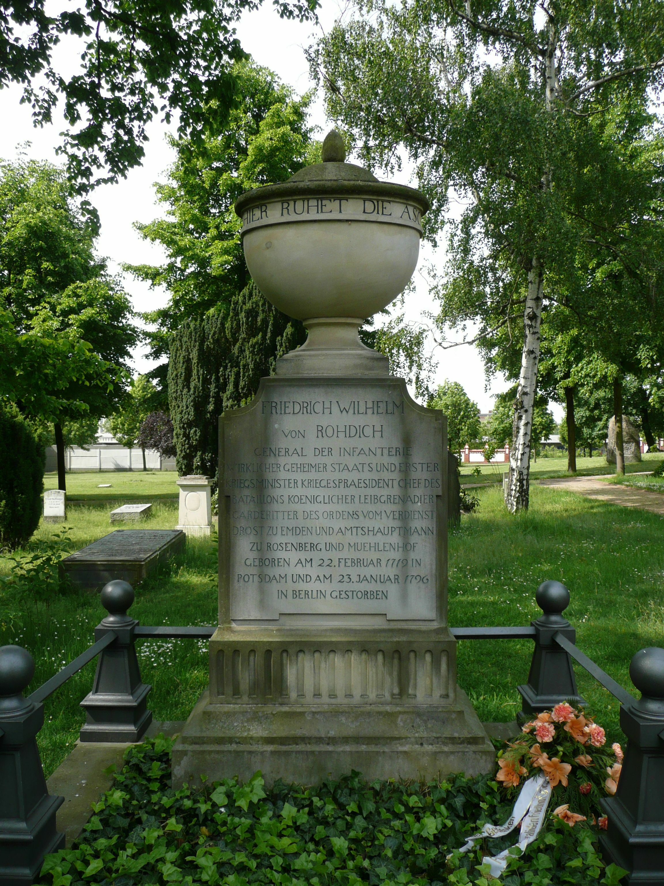 Invalidenfriedhof, Urnengrab Fr. W. v. Rodich