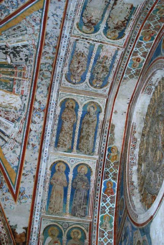 Die Heiligenpaare auf dem Eingangsbogen von Giotto nach der Rekonstruktion