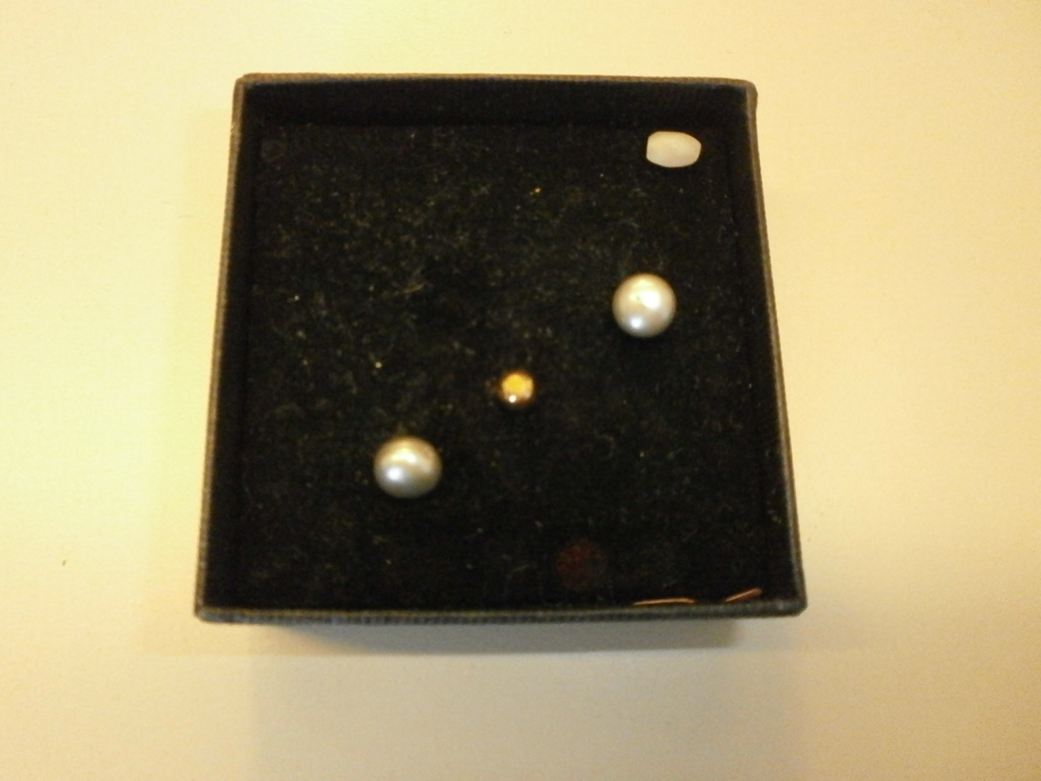 Schmuckkästchen mit Perlen