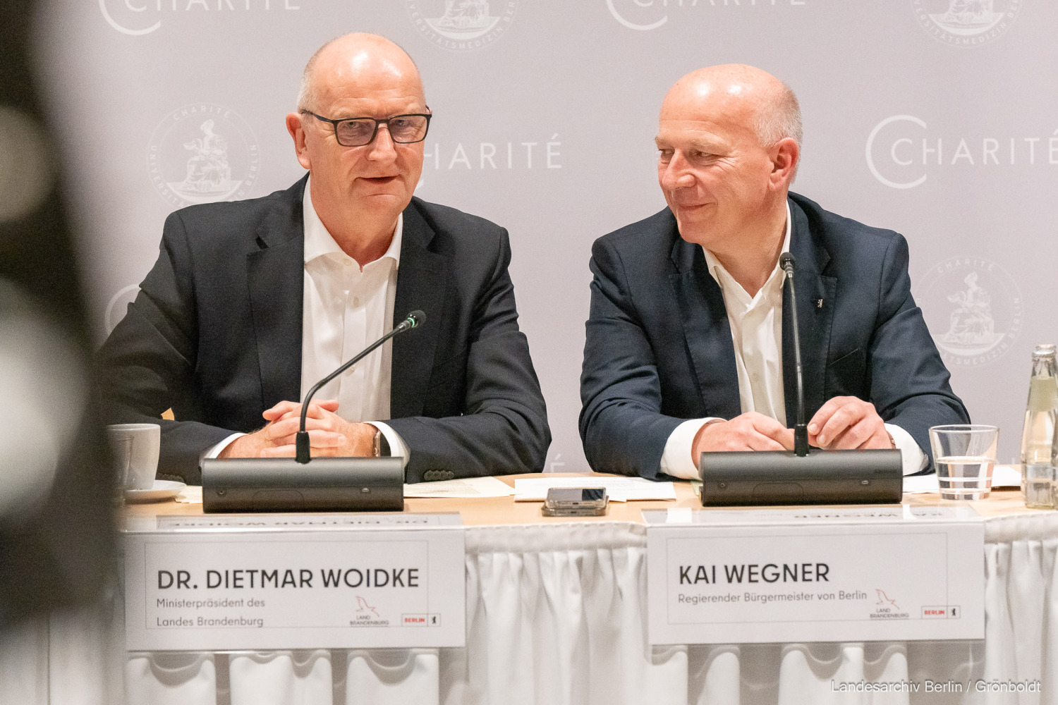 Kai Wegner und Dr. Dietmar Woidke auf Pressekonferenz am 09.04.2024 zur gemeinsamen Kabinettssitzung Berlin und Brandenburg