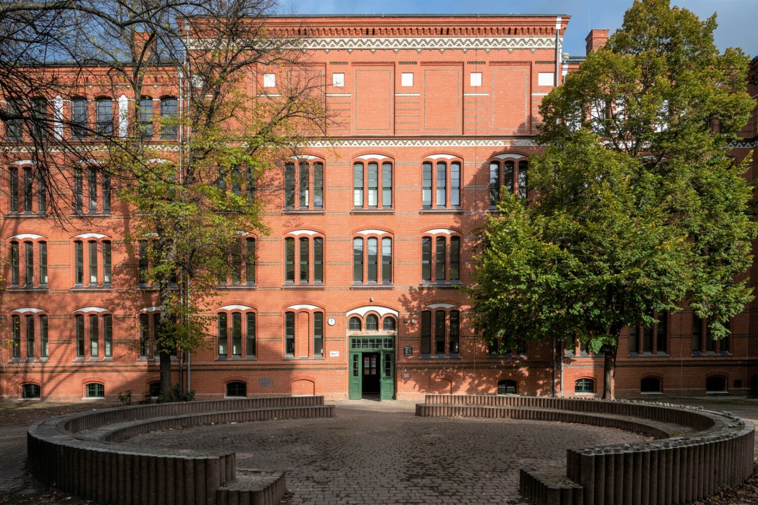Außenansicht Nürtingen Gesamtschule im Fördergebiet Luisenstadt Friedrichshain-Kreuzberg