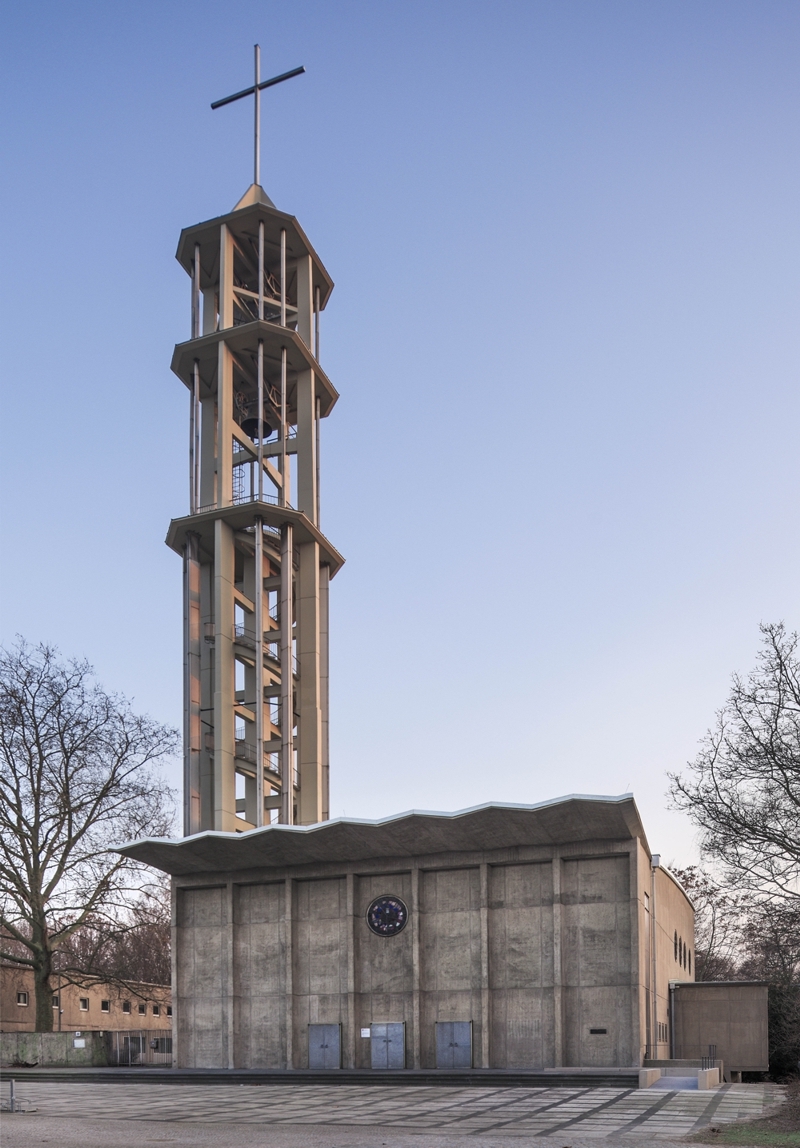 Die Sanierung von Glockenturm und Kirchenschiff der Kaiser-Friedrich-Gedächtniskirche wurde erfolgreich abgeschlossen 
