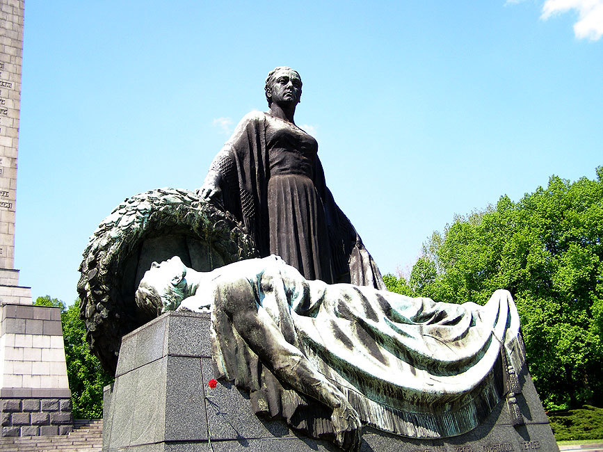 Schönholzer Heide Memorial - Mother Homeland