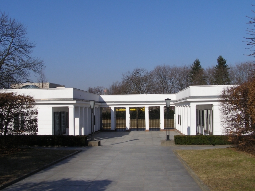 Tiergarten Memorial - Former guardhouse