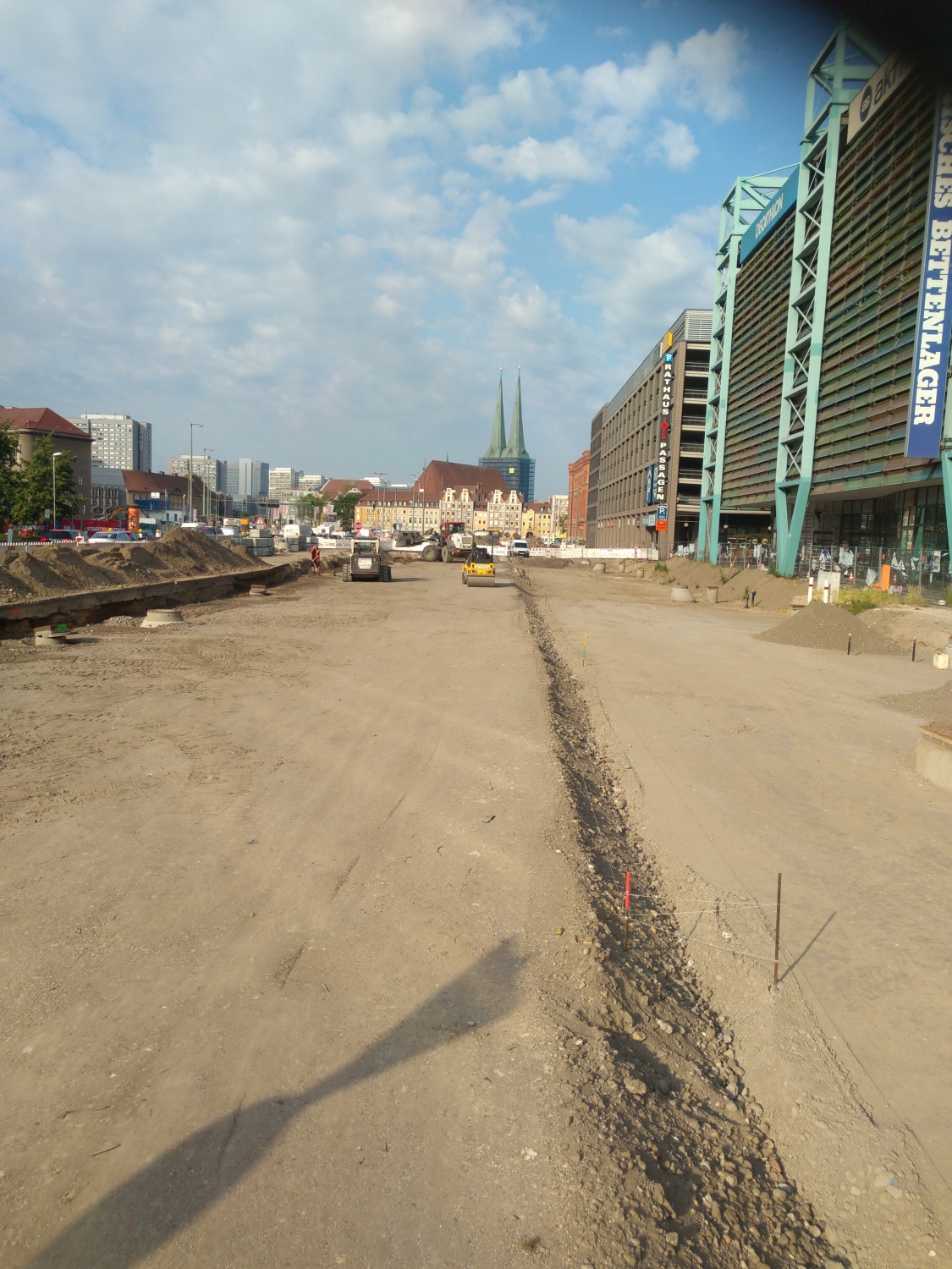 Grunerstraße (neu), letzte Bodenarbeiten vor Asphalteinbau, 2021