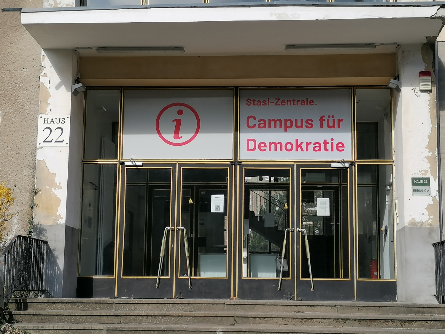 Die Info-Zentrale auf dem Campus für Demokratie