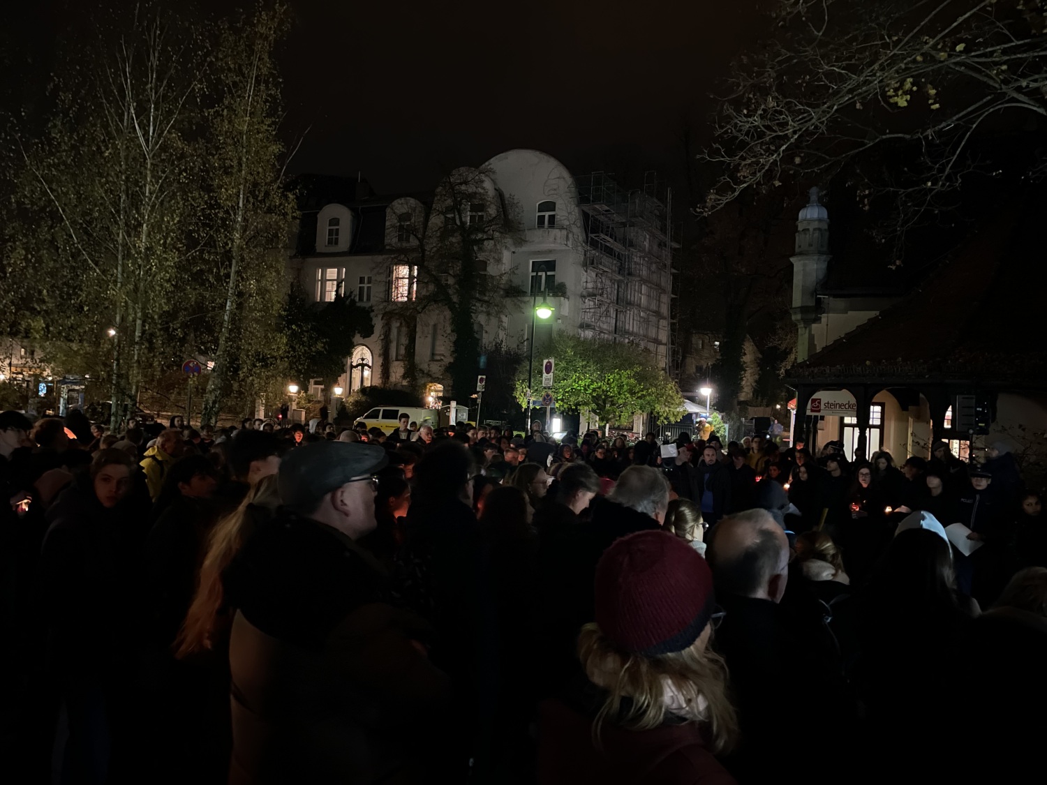 Schweigemarsch Gedenken 09.11. Grunewald Gleis 17