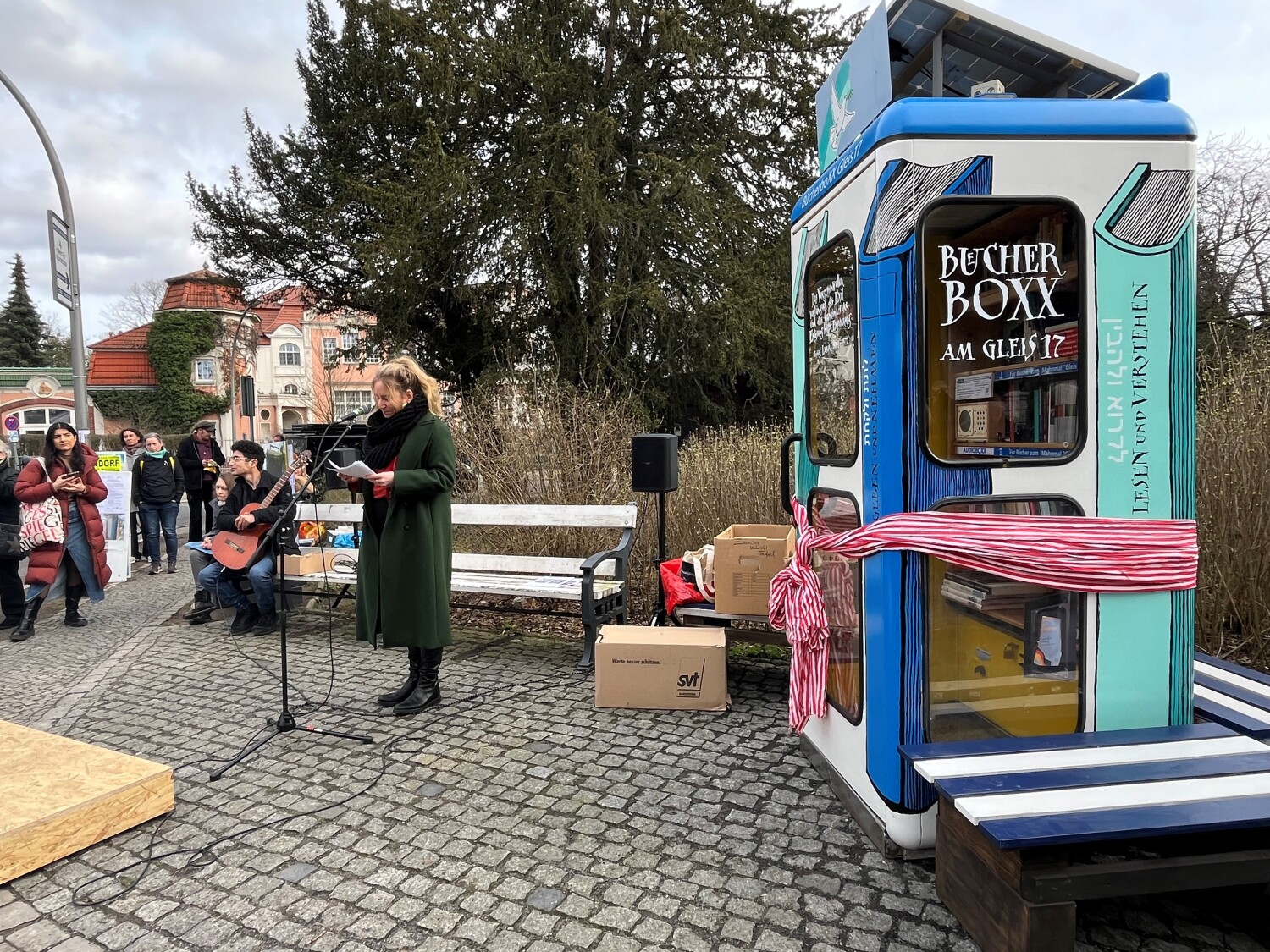 neue Bücherbox am Bahnhof Grunewald/Gleis17 - Kirstin Bauch