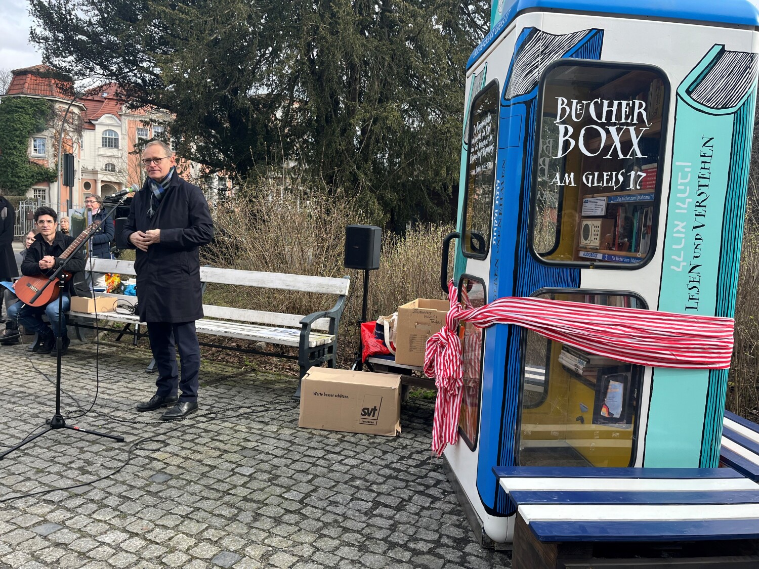 neue Bücherbox am Bahnhof Grunewald/Gleis17 - Michael Müller