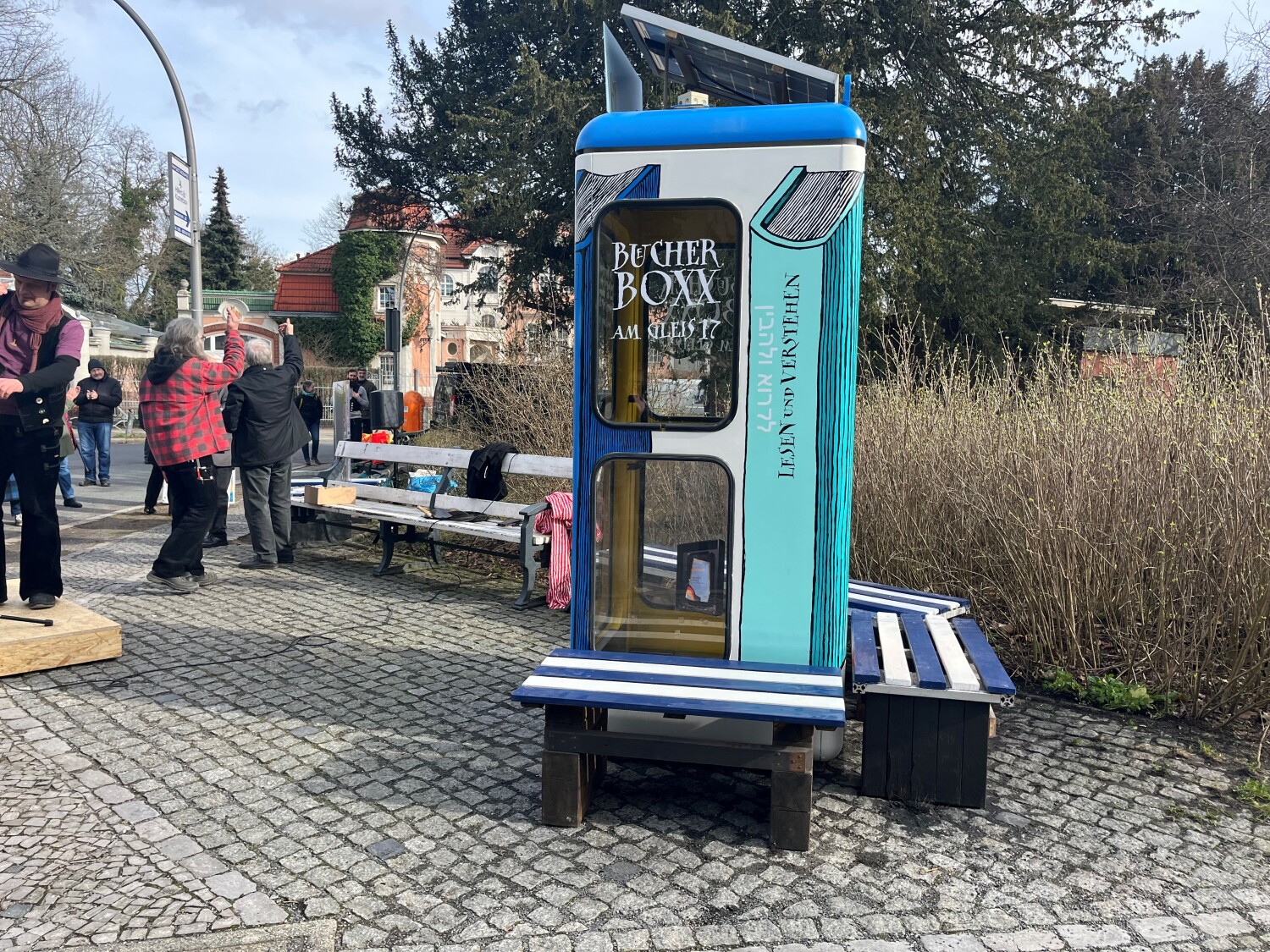 neue Bücherbox am Bahnhof Grunewald/Gleis17 