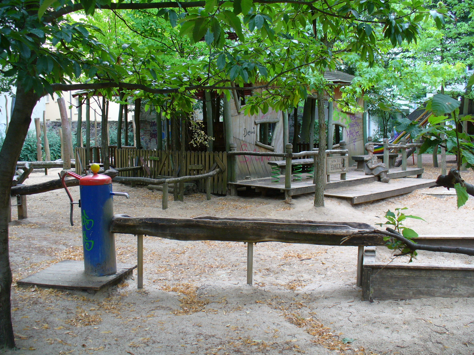 Brunnen an der Villa Kunterbunt