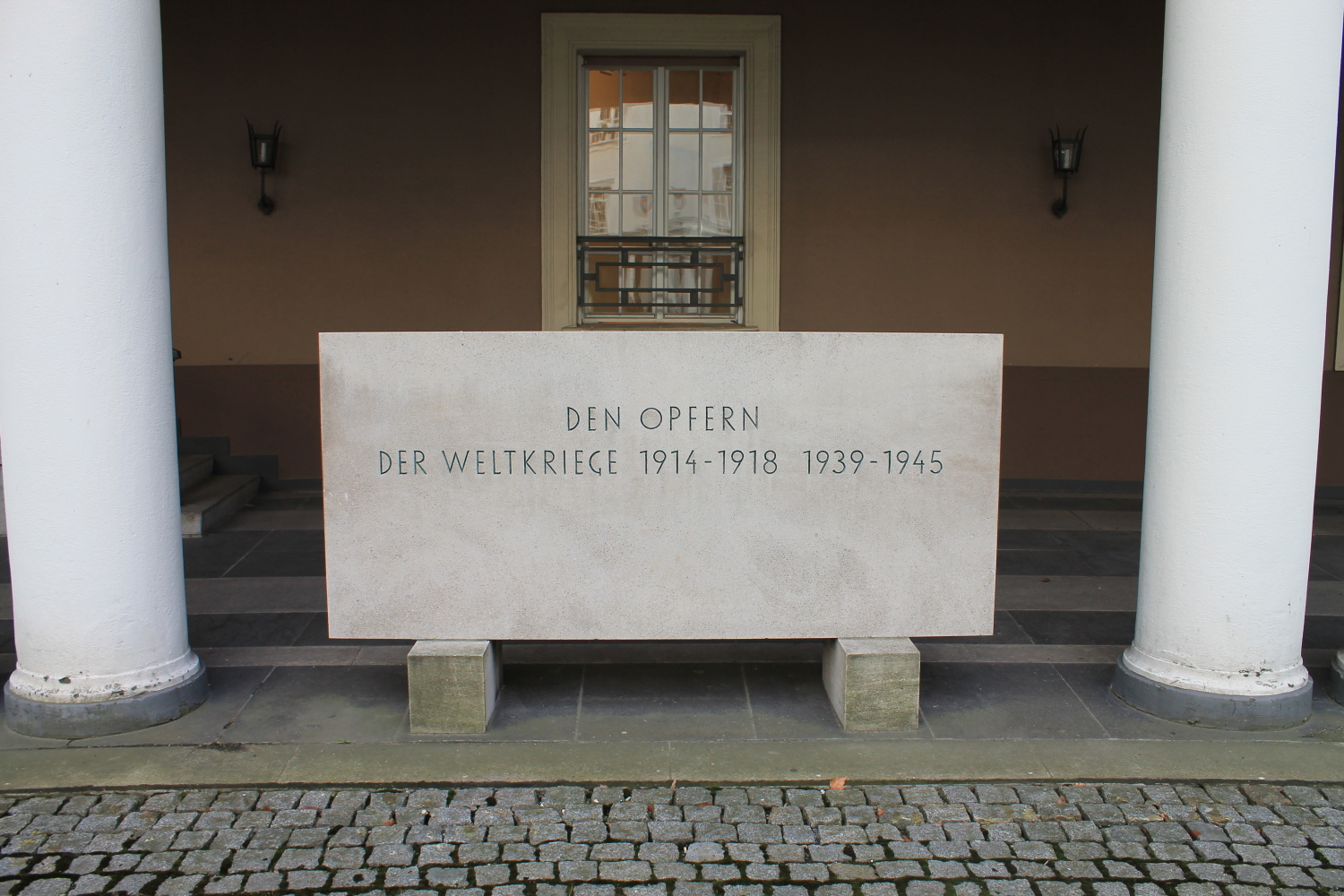 Gedenksteine im ehem Rathaus Wilmersdorf