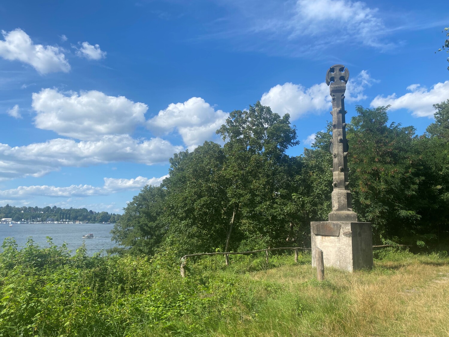  Denkmal auf der Halbinsel Schildhorn