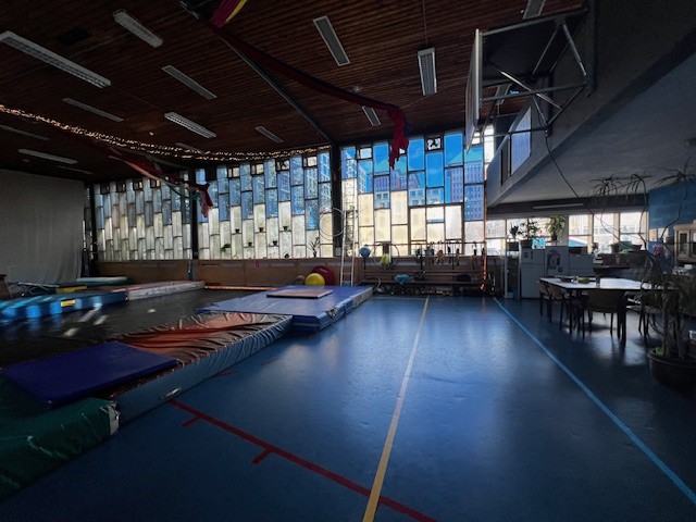 Turnhalle eines Zirkusprojekts in Amsterdam Nieuw-West